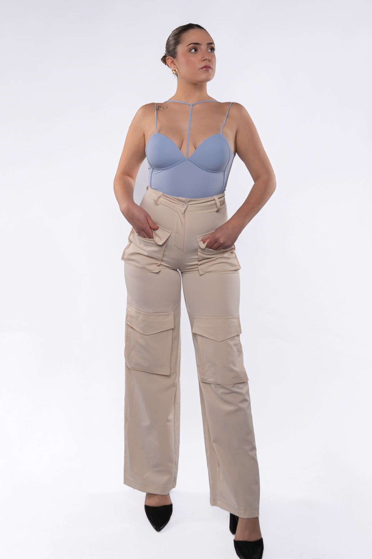 Pantalón drill de pierna ancha bolsillos