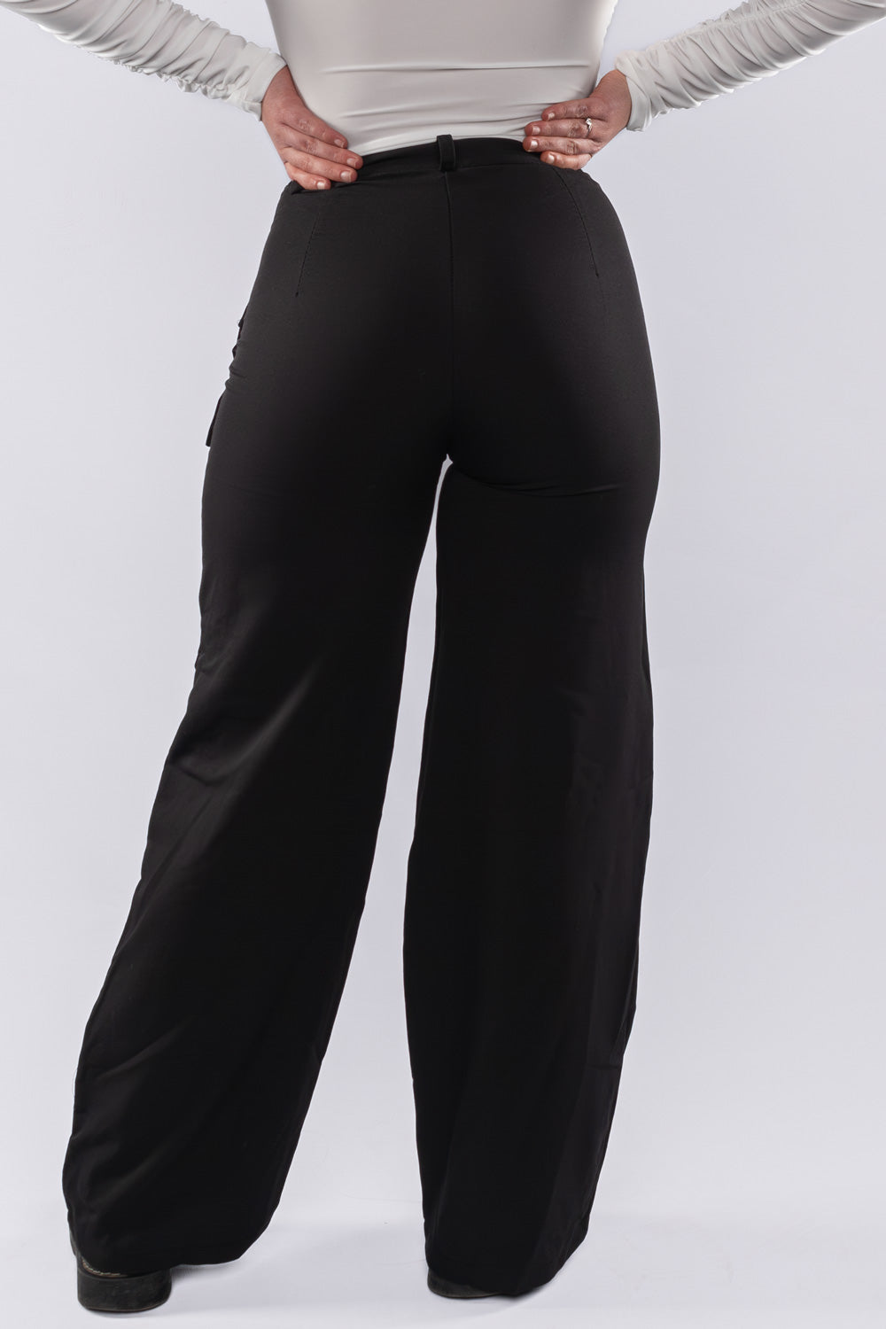 Pantalón drill de pierna ancha bolsillos