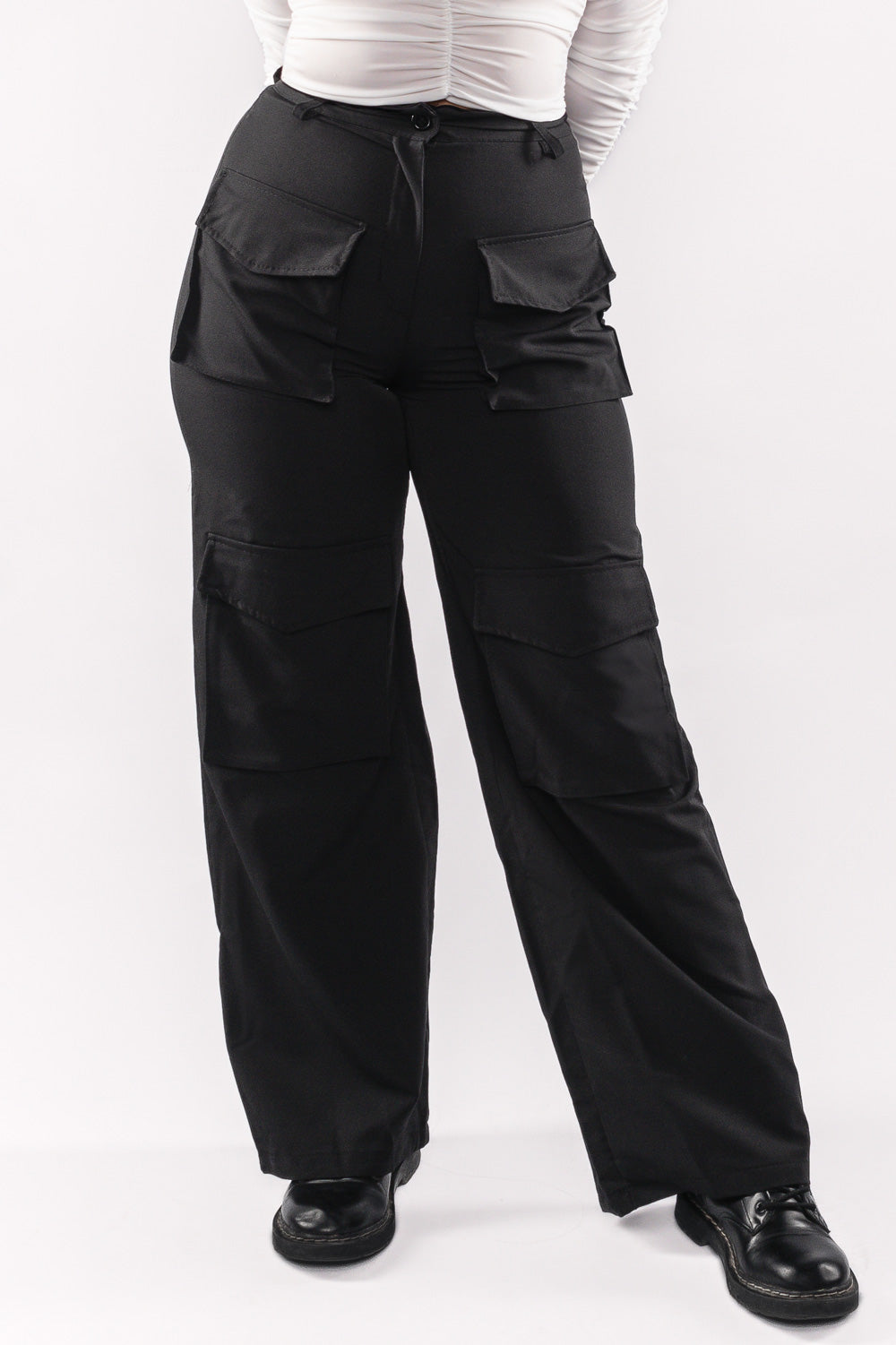 Pantalón drill de pierna ancha bolsillos
