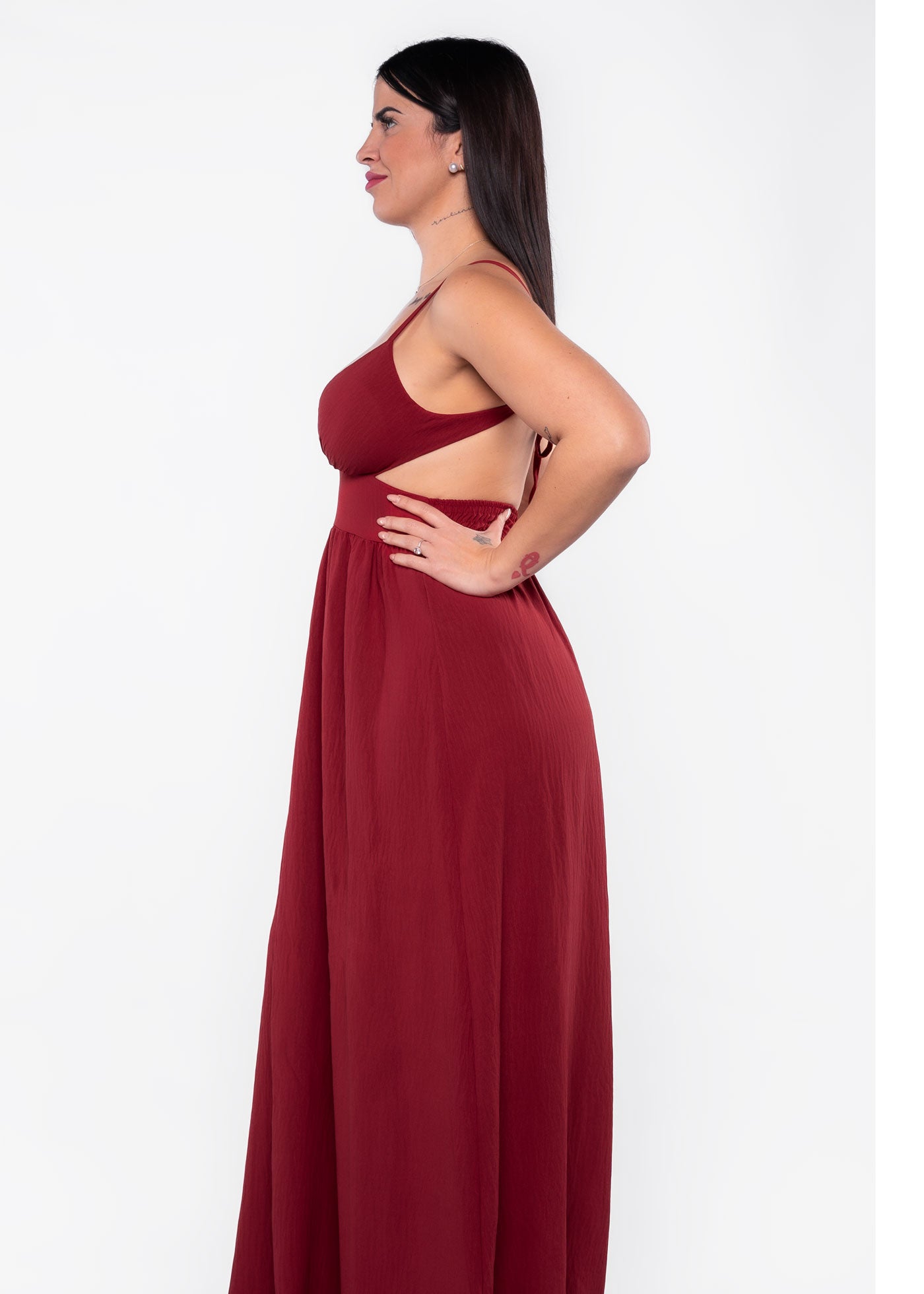 Vestido largo de tirantes con abertura