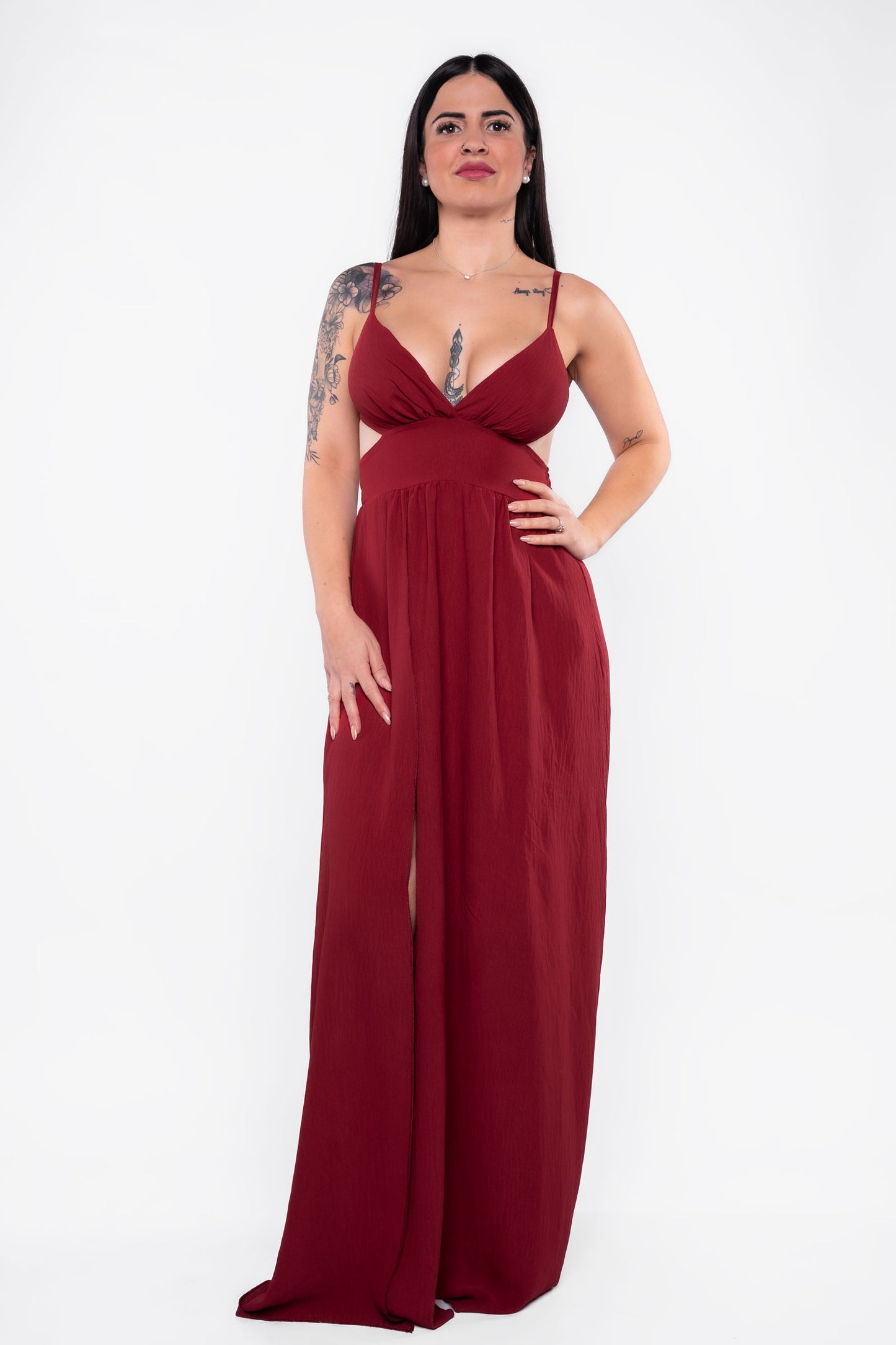 Vestido largo de tirantes con abertura