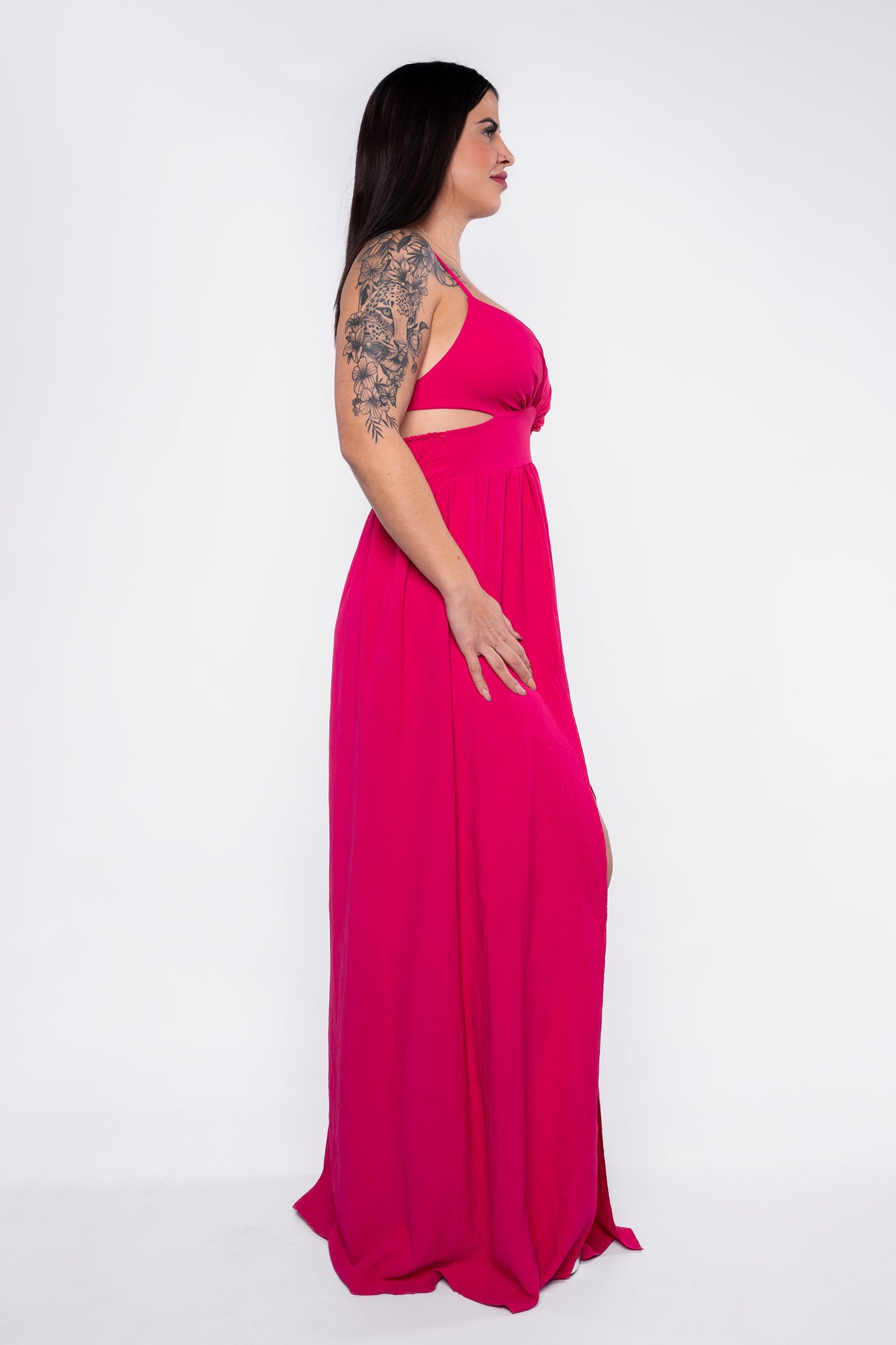 Vestido largo de tirantes con abertura