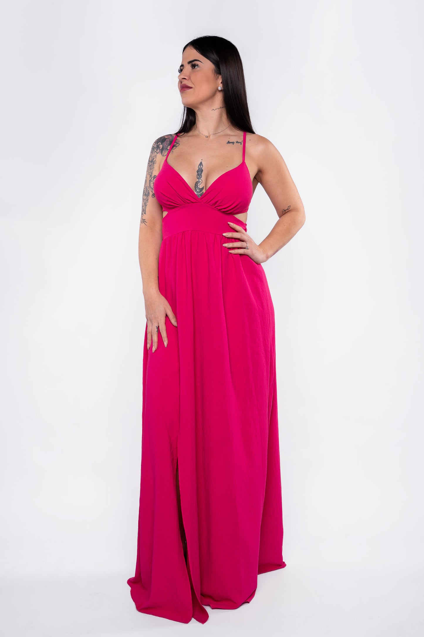 Vestido largo de tirantes con abertura