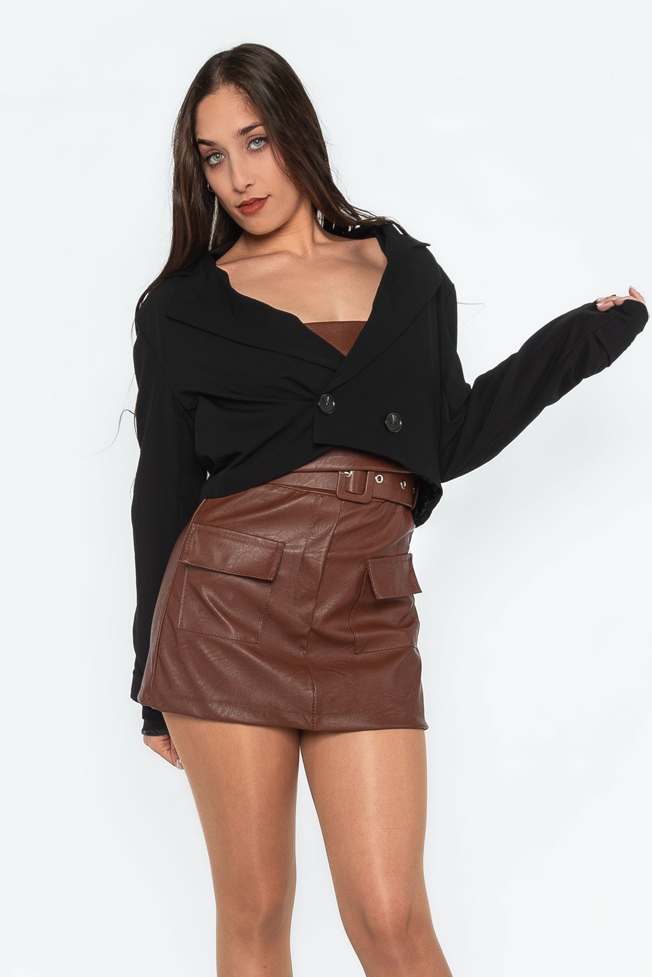 blazer corta tipo sastre con doble botonadura
