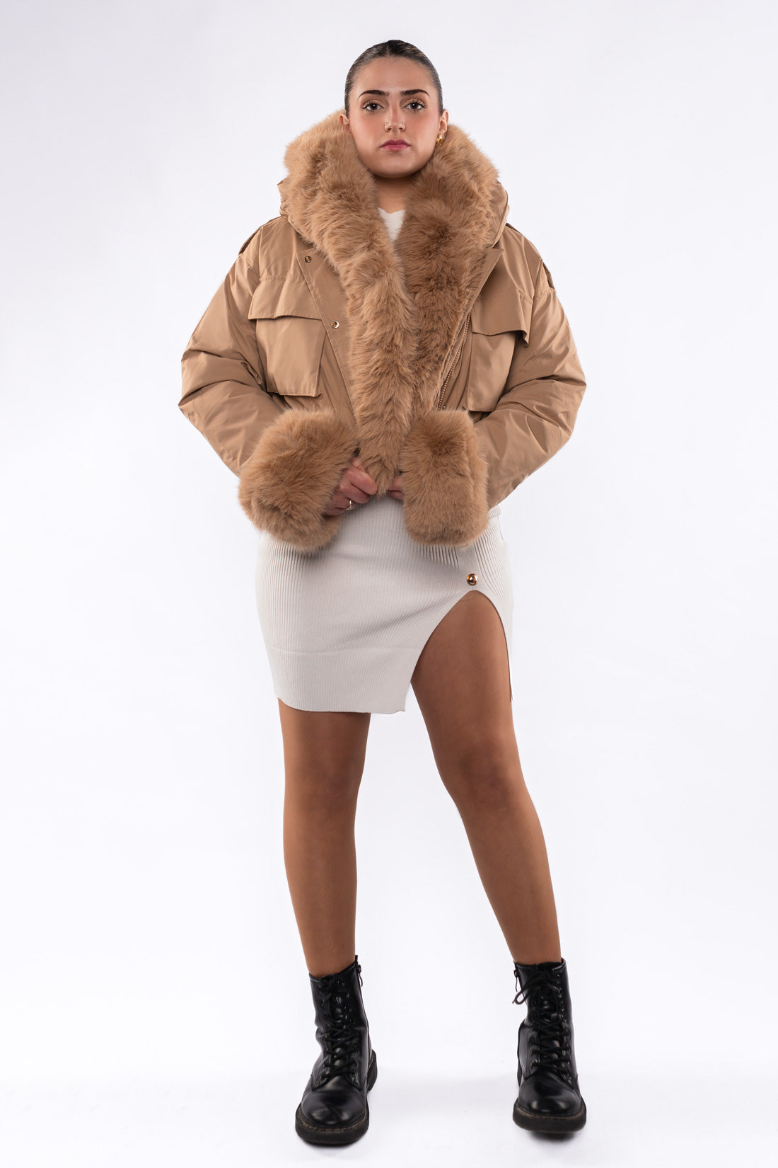 Chaqueta de pelo con gorro