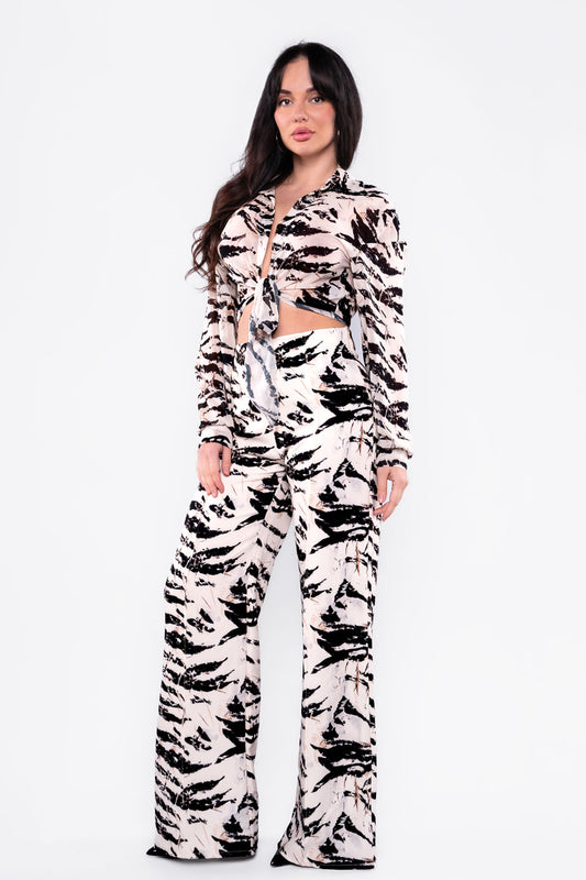 Conjunto animal print con atado en nudo