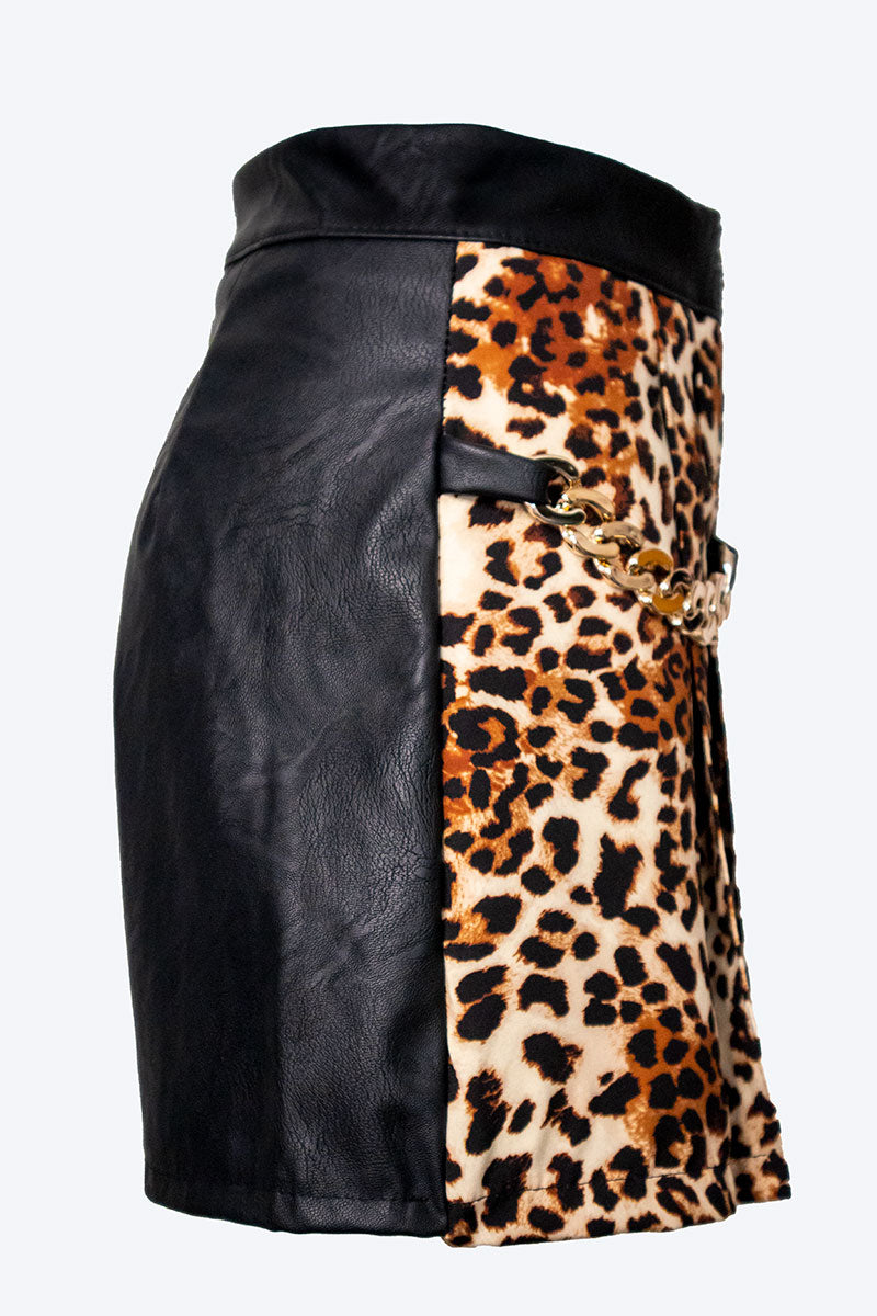 Falda pantalón cadena polipiel
