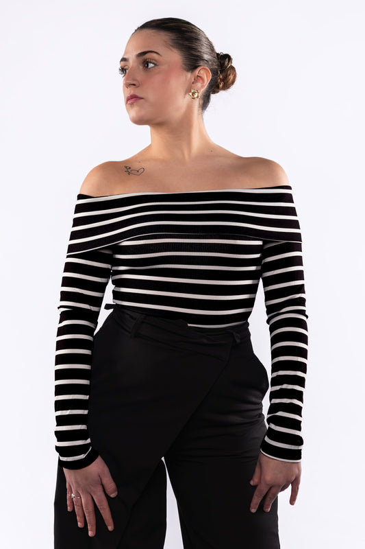 Camiseta corta cuello de barco  tejido canalé
