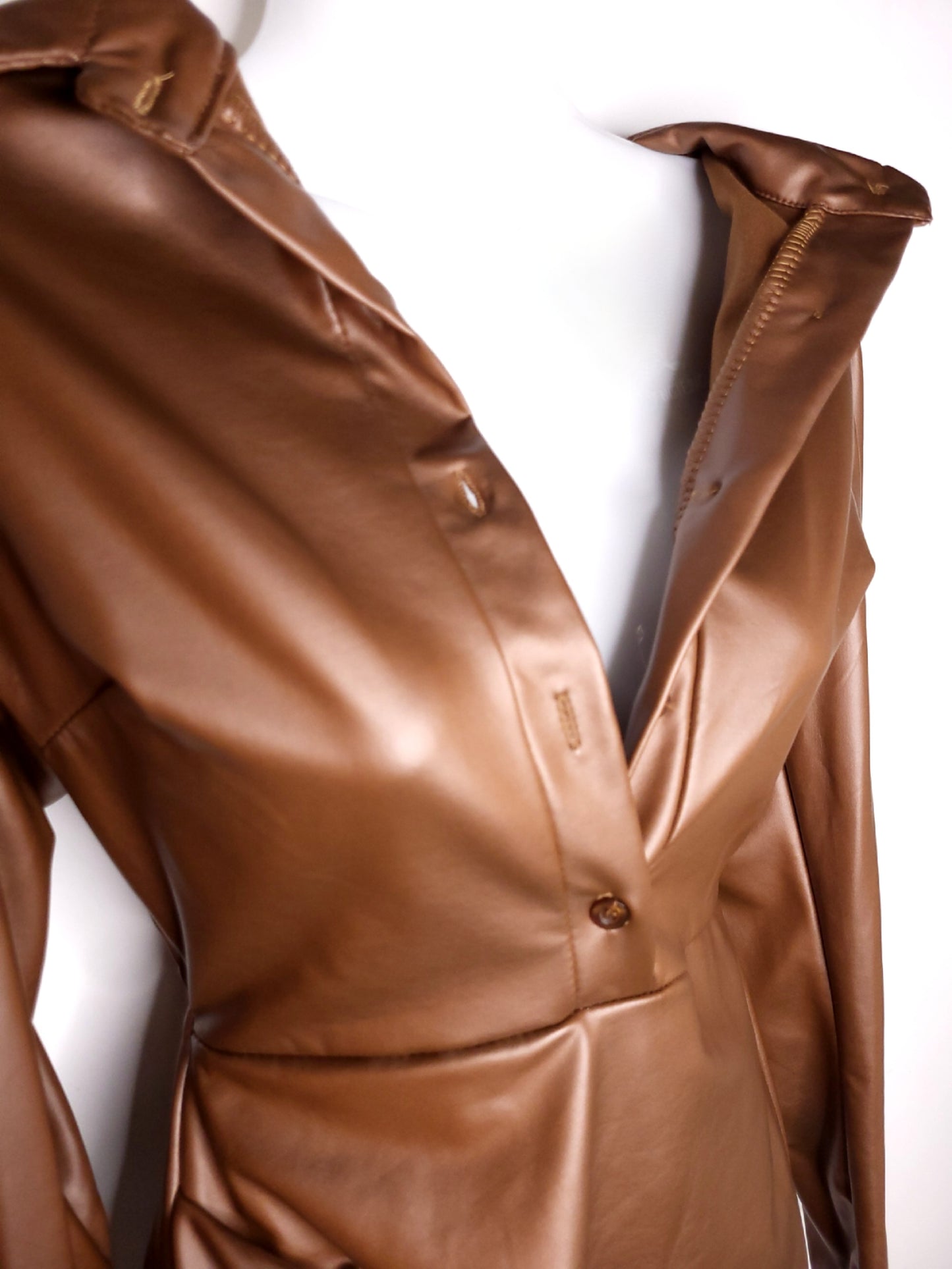 Vestido corto Polipiel Botón