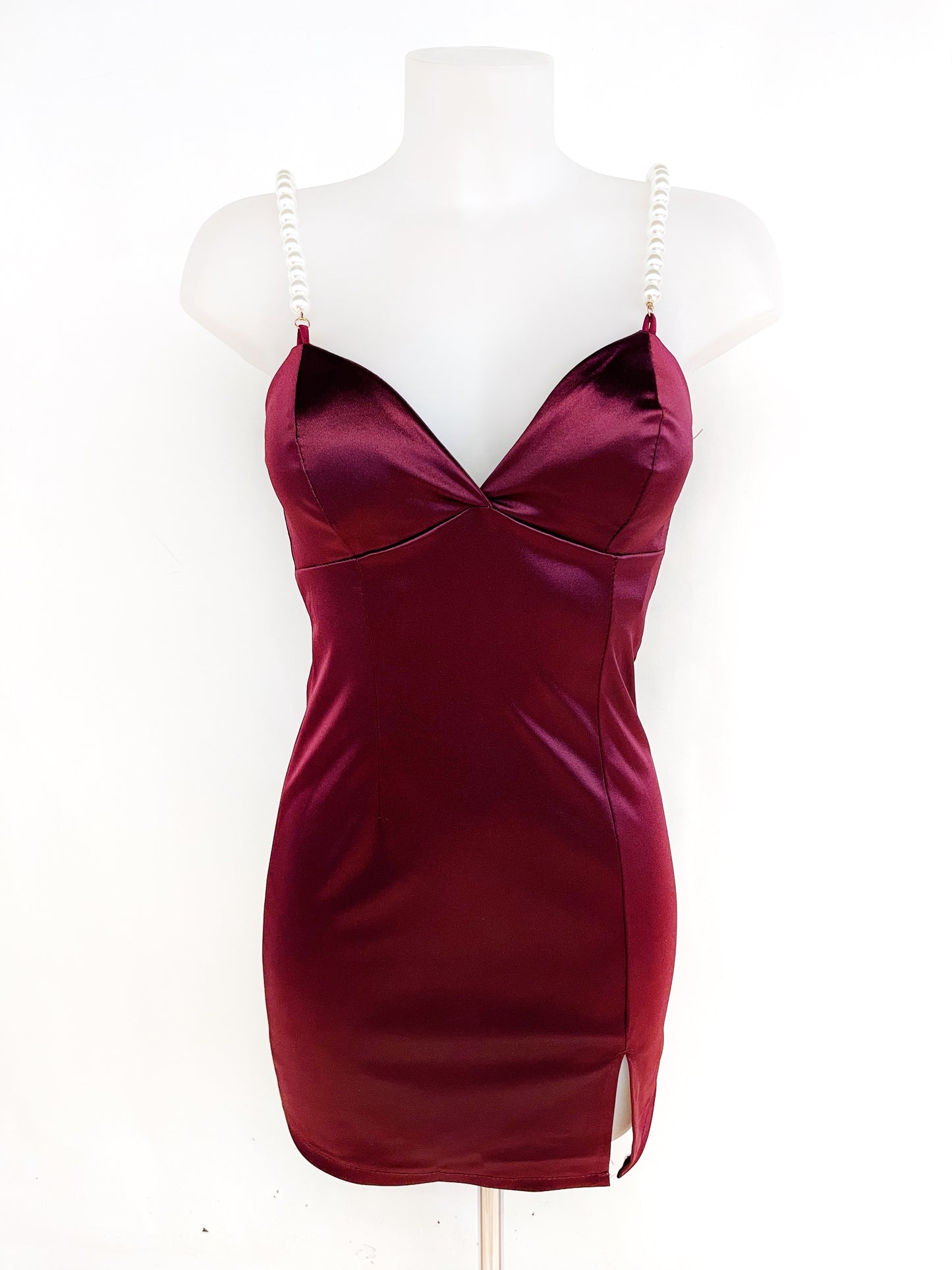 Mini vestido con tirantes con cuenta de perlas De Satén