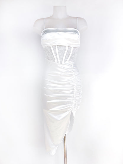 Vestido midi de raso corto con encaje cintura