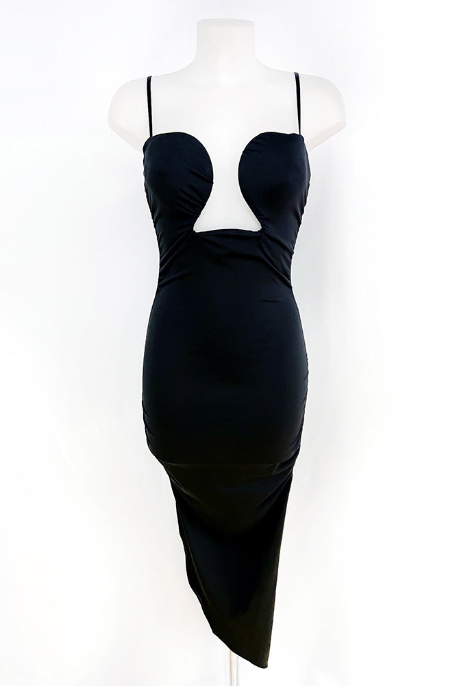 Vestido midi con tirantes copas con relleno