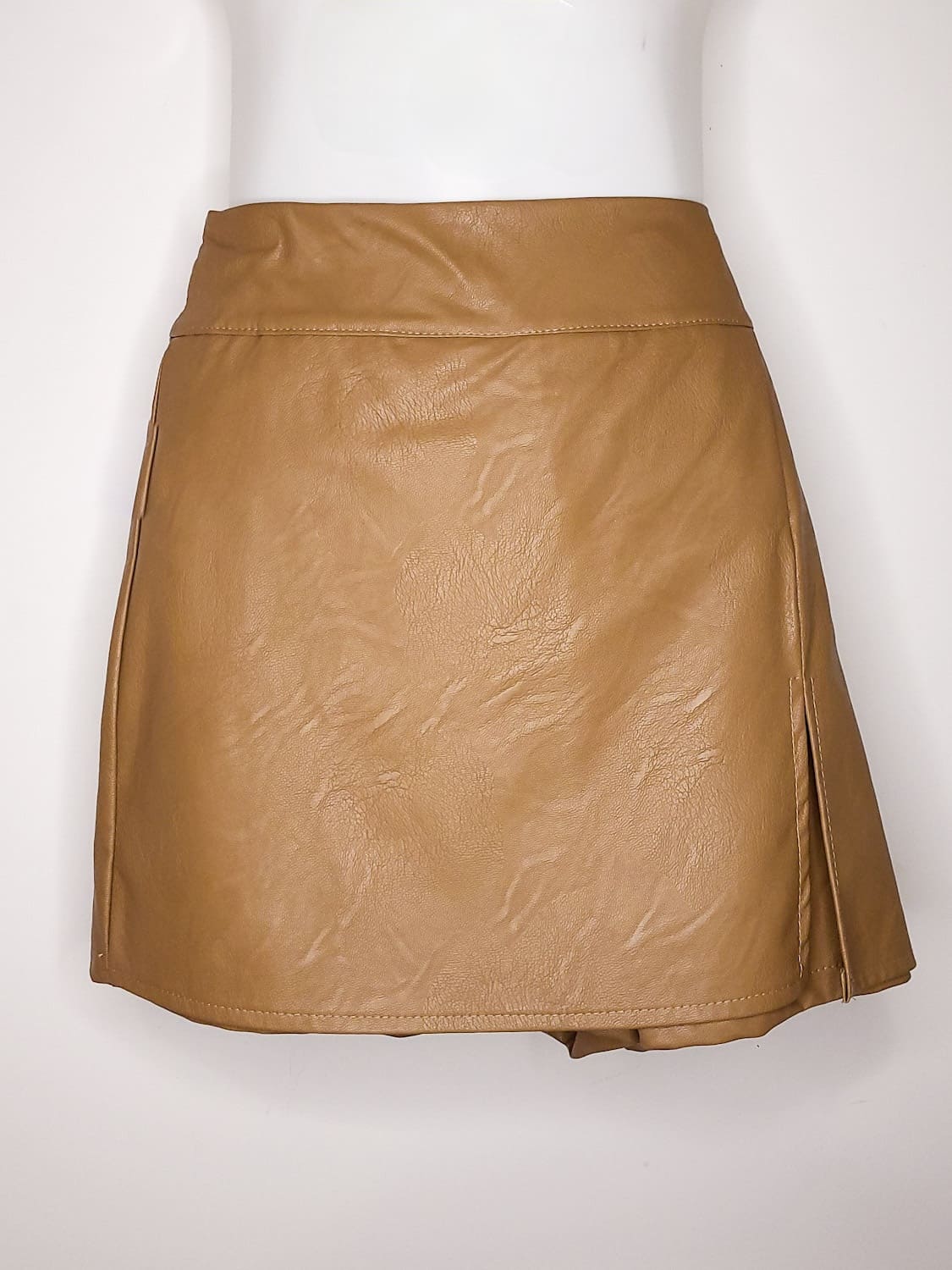 FALDA PANTALON POLIPIEL